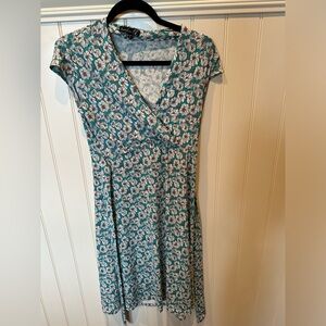 SMASHED LEMON Ladies’ Women’s Size 4 Blue with White Floral Patternrn Dress